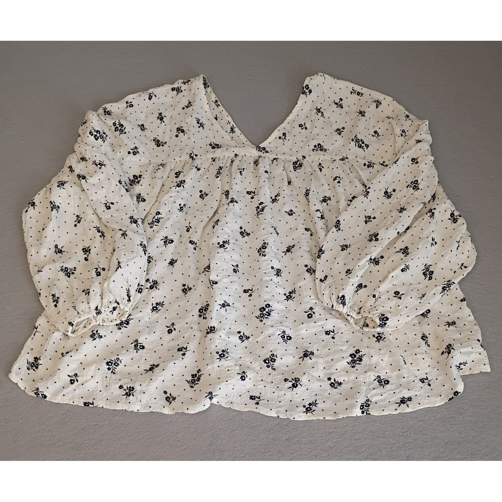 Ces Femme Sz S - Black & White Floral Pleated Loose Fit V neck V-back 3/4 Sleeve